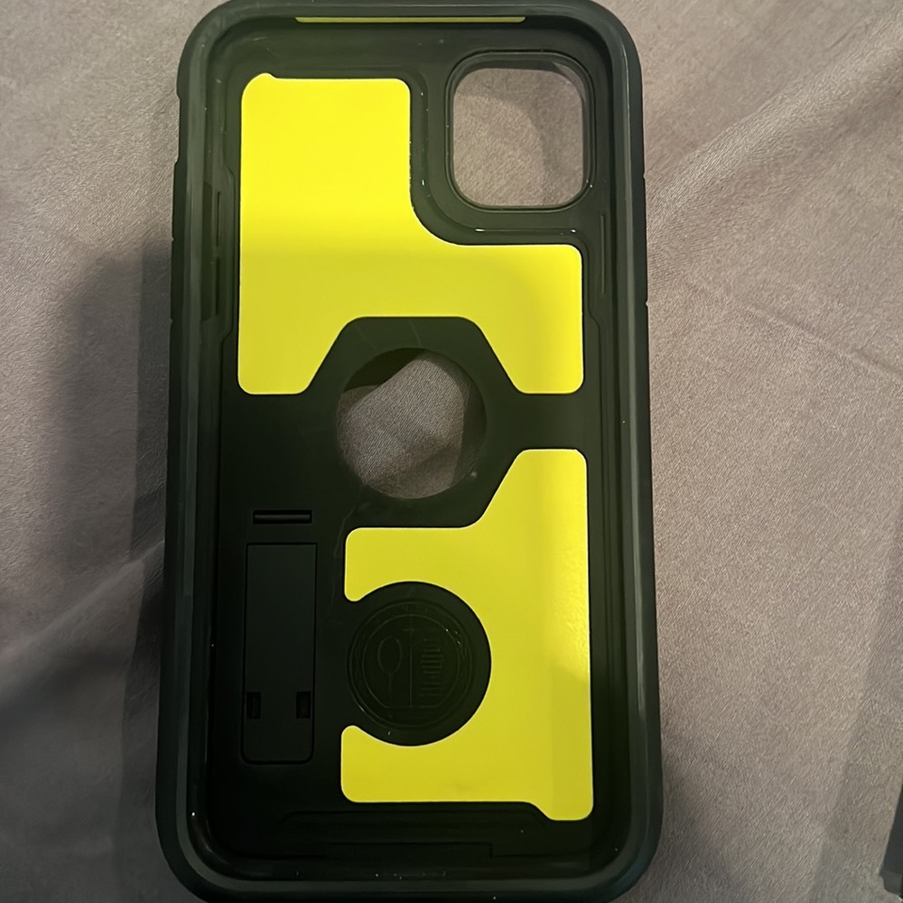 iPhone 11 case - Picture 3 of 3